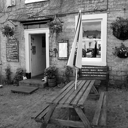 Richard III - Pub With Rooms